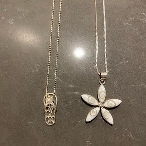 Hawaiian necklaces set of 2